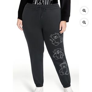 License Cute But Creepy Women’s Black Fleece Joggers Size Medium NWT